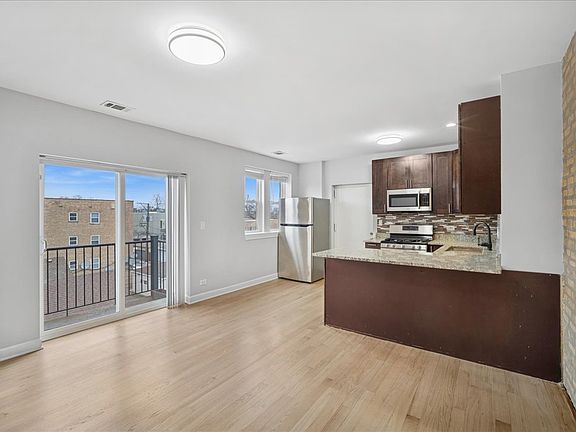 3rd image of 6311 N Albany Ave APT 3A