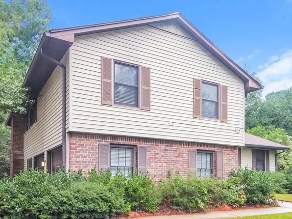 564 Clubhouse Dr SE, Conyers, GA 30094