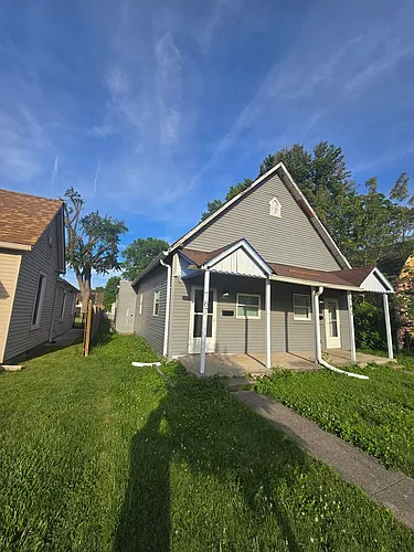 767 N Belleview Pl Photo 1