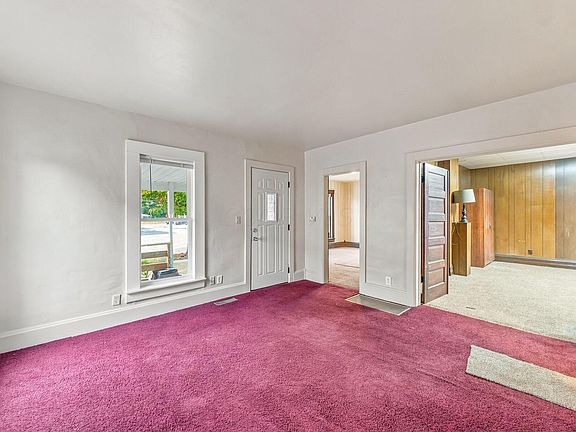 5th image of 716 N Main St