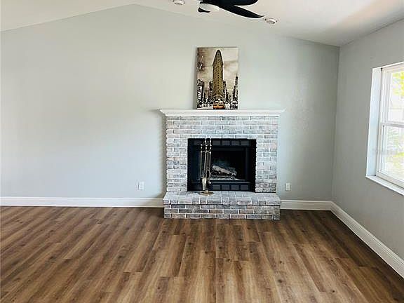 4th image of 12195 71st Way