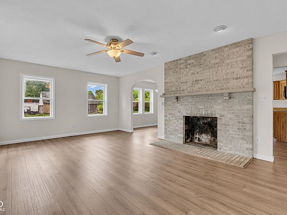 5th image of 331 W Hanna Ave