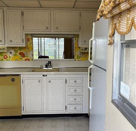 3rd image of 4800 NW 35th St APT 512