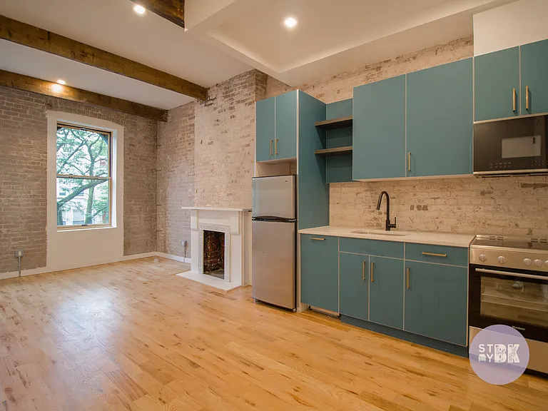 89 Moffat St #2F — Photo 2