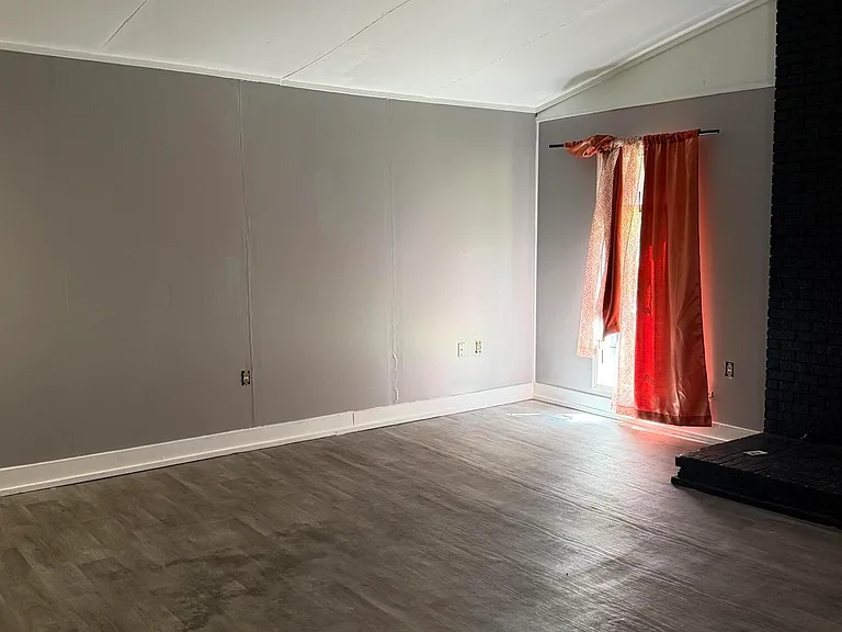 1110 Maria Dr — Photo 11
