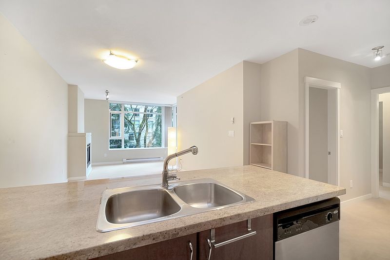 Burnaby Apartment for rent - 2 Bedrooms — photo 8