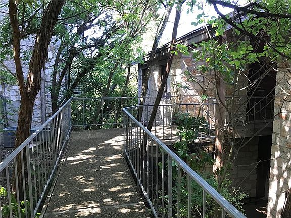 2nd image of 8200 Neely Dr APT 212