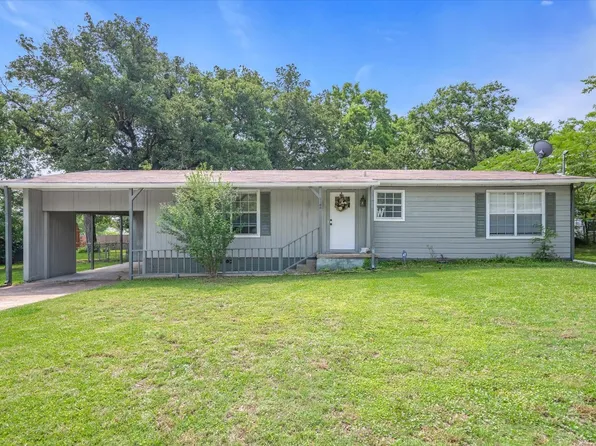 1180 Tower St, Canton, TX 75103