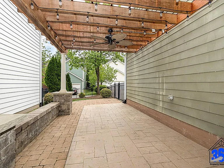 1048 Gold Rock Ln — Photo 24