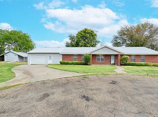 122 N 10th St, Mabank, TX 75147