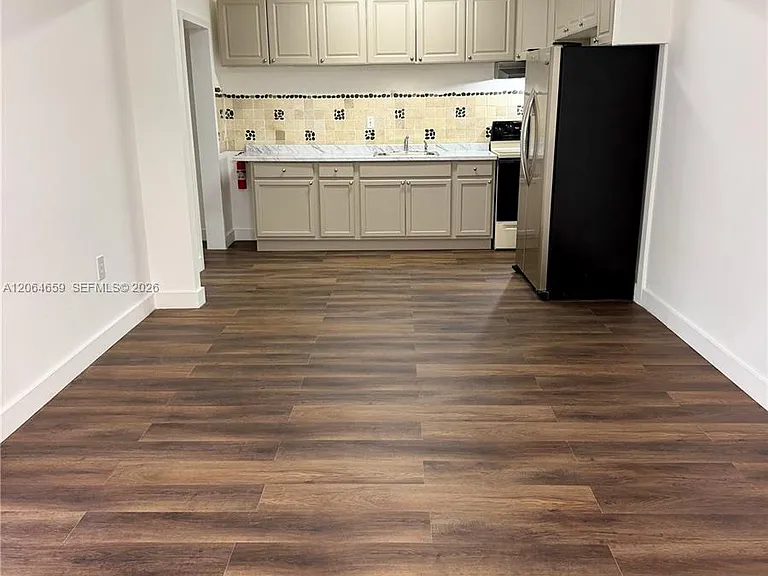 1200 NW 37th Ave #2 — Photo 4
