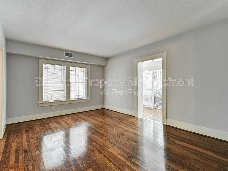 1748 Hawthorne St #B — Photo 7