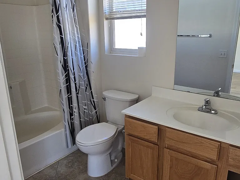2611 W Gypsum Ave — Photo 13
