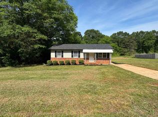 156 Bradley Dr, Wellford, SC 29385
