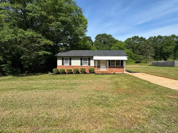 156 Bradley Dr, Wellford, SC 29385