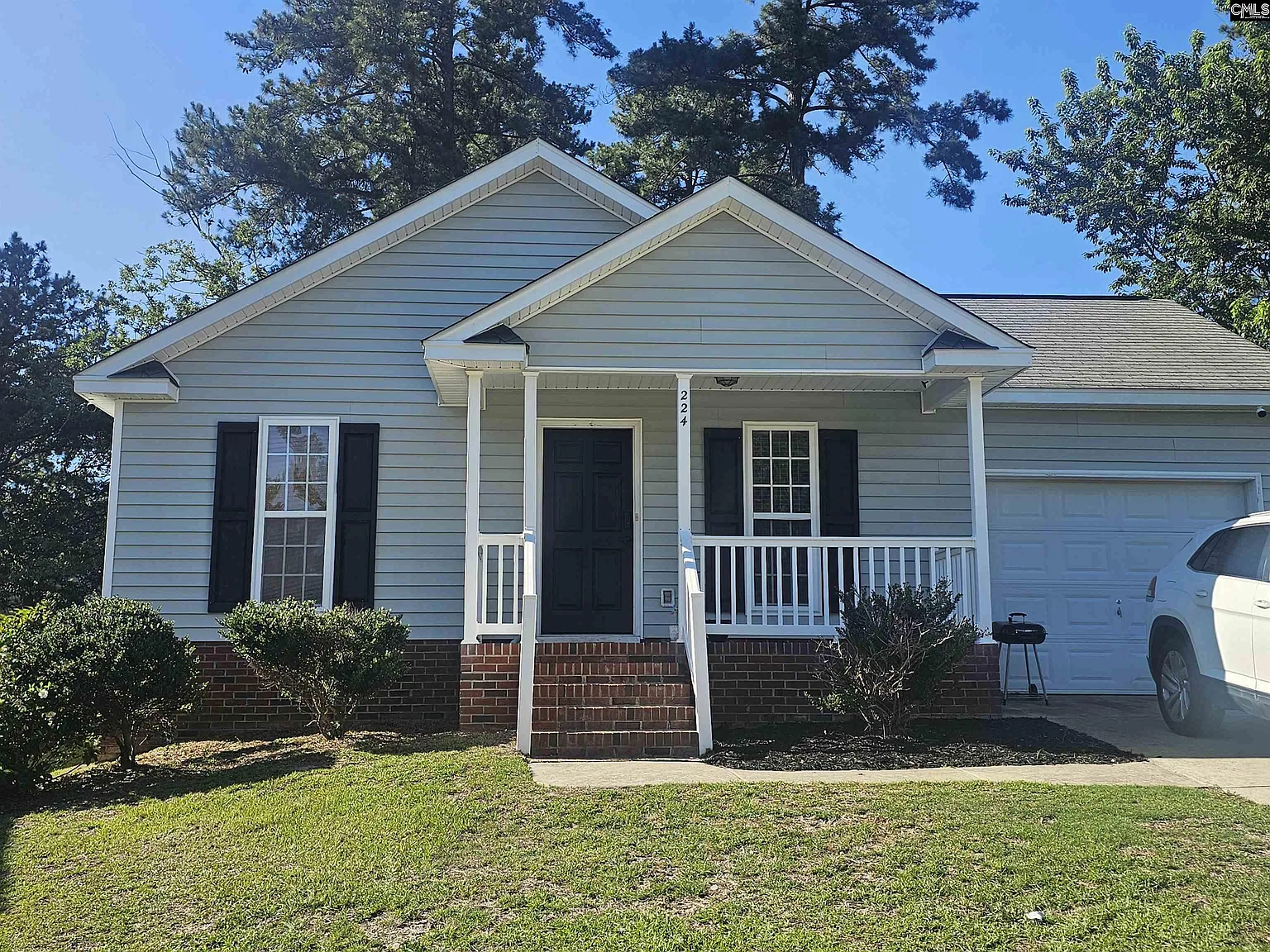 3 bed, 1150 sqft, $1,800 — Photo 1
