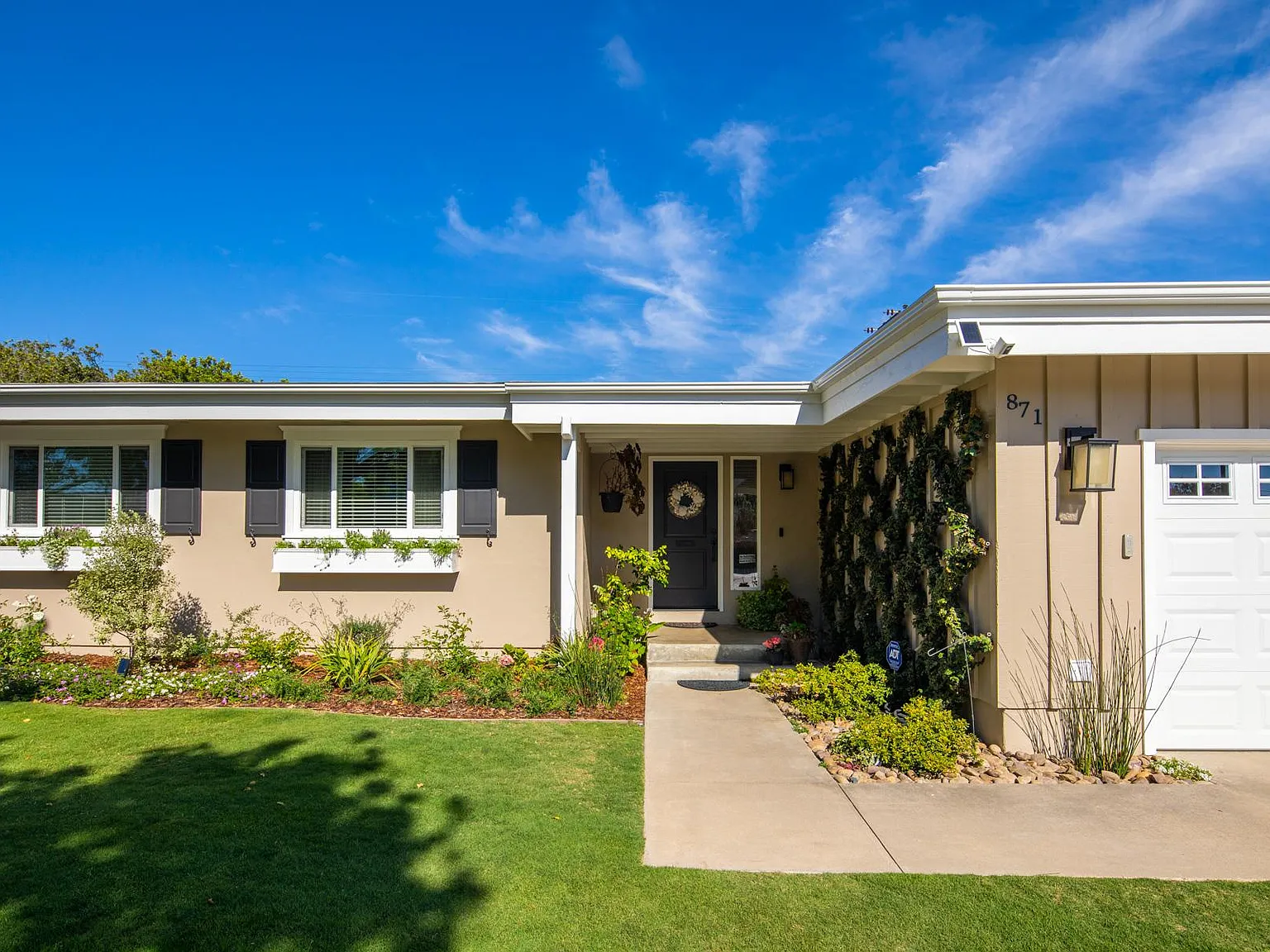 871 Coronado Ave — Photo 2
