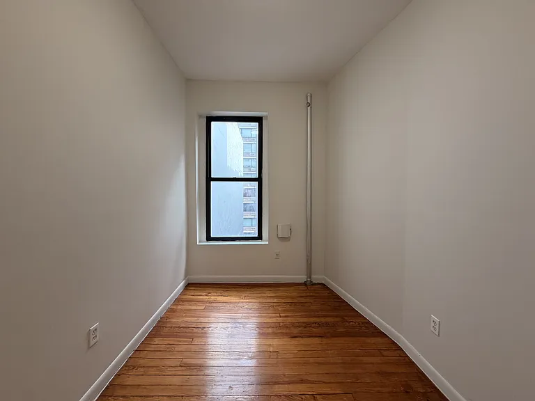 332 E 15th St #6D — Photo 5