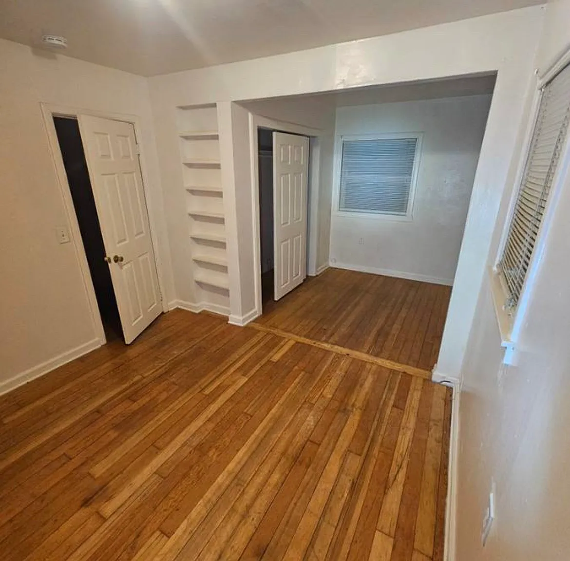 3 bed, 1050 sqft, $1,945 — Photo 4