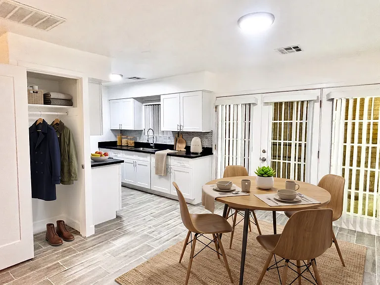 333 W Medlock Dr #13 — Photo 3