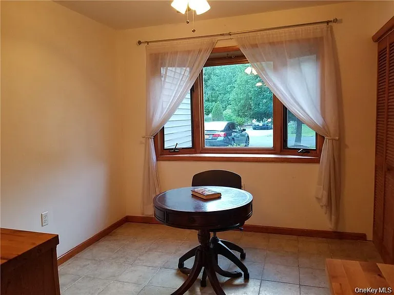 256 Heritage Ln — Photo 11