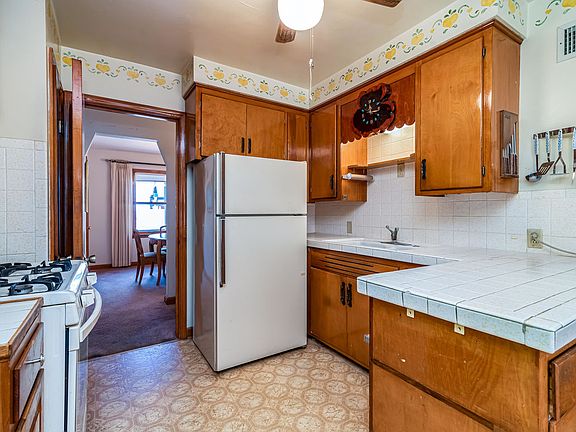 2nd image of 4784 N Elkhart Ave