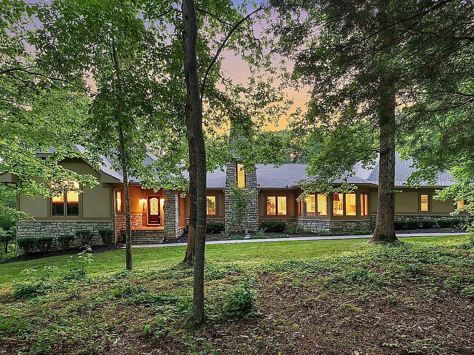 1st image of 1003 Champion Hills Dr