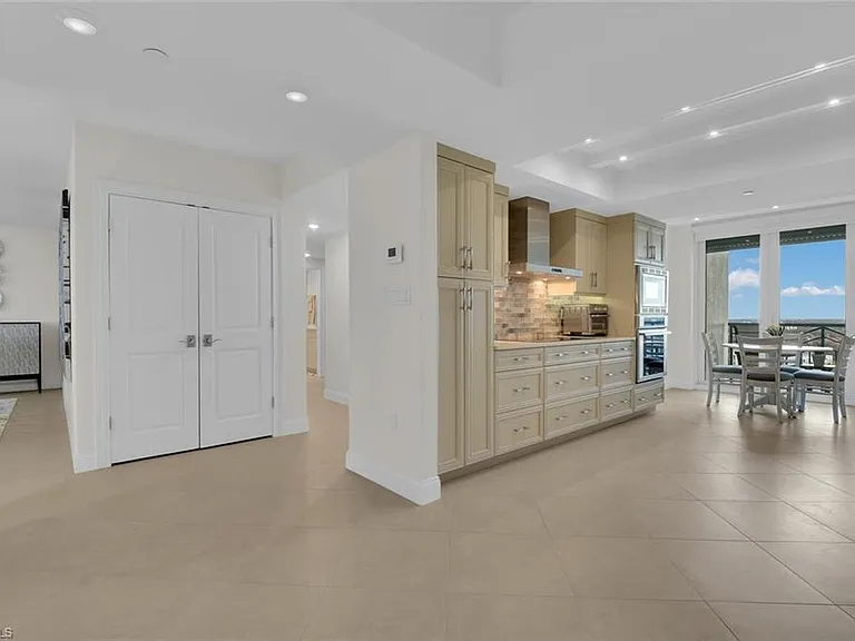 7515 Pelican Bay Blvd #17D — Photo 10