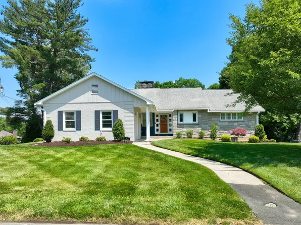 42 Lincoln Avenue, West Hartford, CT 06117
