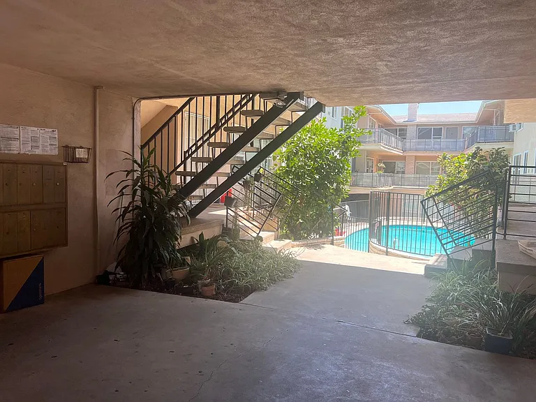 5350 Russell Avenue — Photo 10