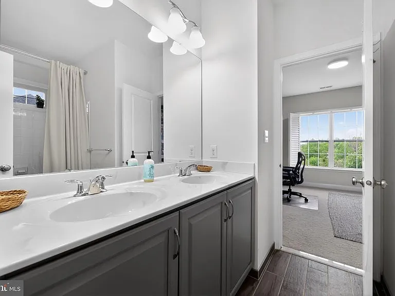 1036 Matthew Way — Photo 42
