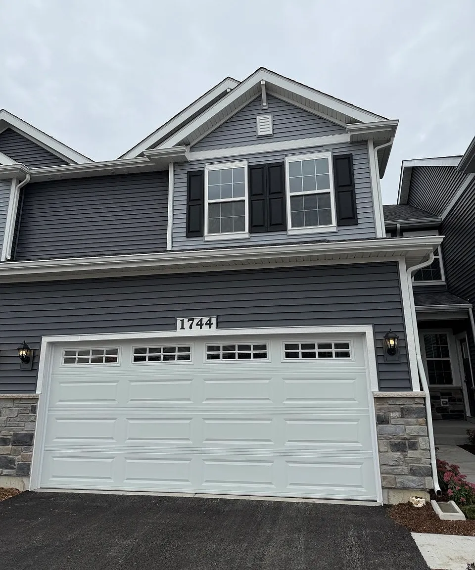 3 bed, 1794 sqft, $3,200 — Photo 1