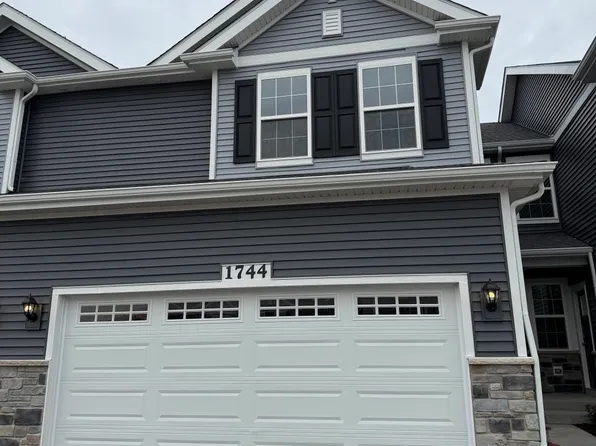 1744 Stable Ln, Aurora, IL