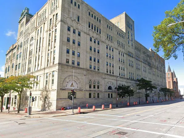 270 E Highland AVENUE #516, Milwaukee, WI 53202