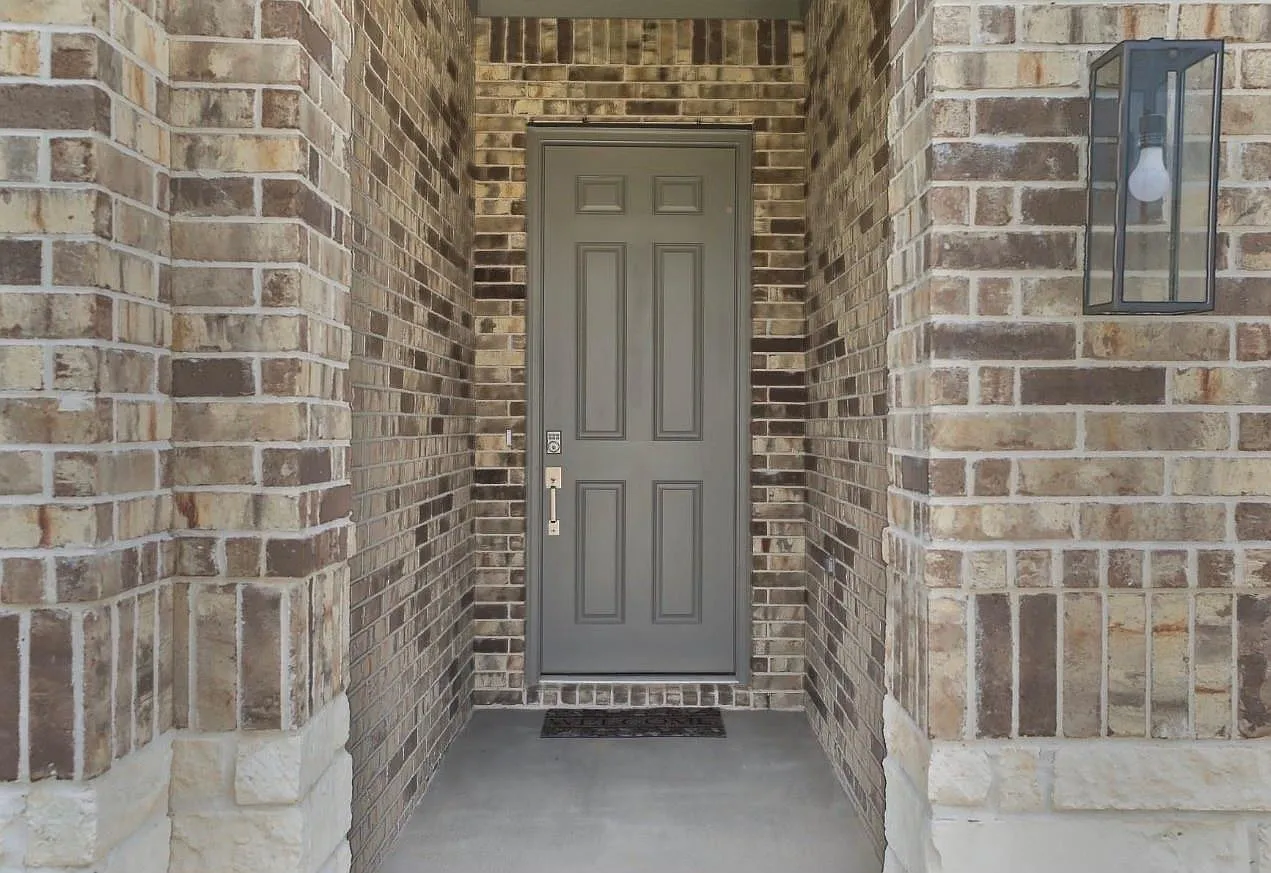 4 bed, 2.0 bath, 1883 sqft, $2,600 — Photo 4