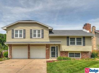 1326 Scott Rd, Papillion, NE 68046