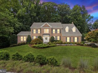 9709 Brookstone Ln, Vienna, VA 22182