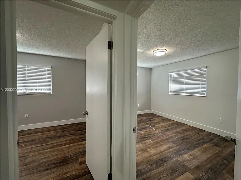529 SW 4th St #301 — Photo 20