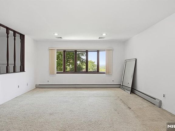 2nd image of 2 Gray St