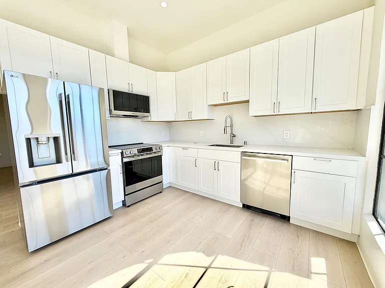 1256 Howard — Photo 34