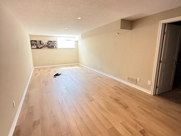 1158 Tischart Cres — Photo 27