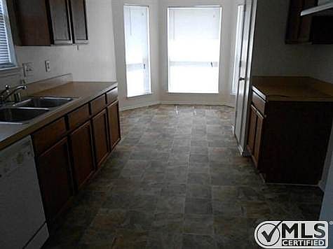 5th image of 5753 Truett Ln