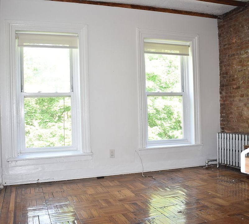 1st image of 397 Clermont Ave #7