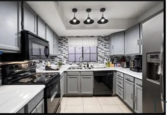 3 bed, 1355 sqft, $2,550 — Photo 4