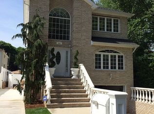 564 Coryn Ct, Staten Island, NY 10312