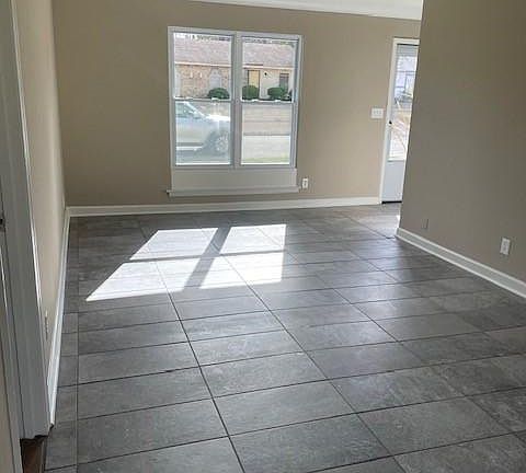 2nd image of 6116 S Hampton Dr