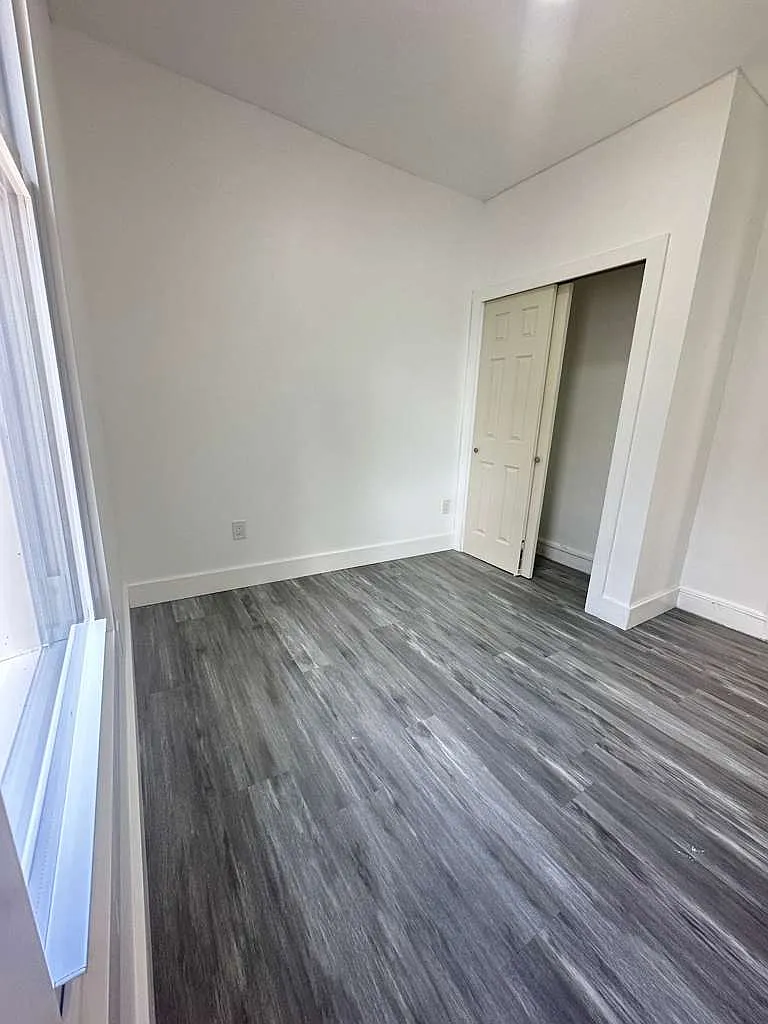 3 bed, $2,500 — Photo 2