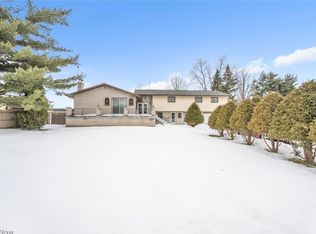 19119 Drake Rd, Strongsville, OH 44136