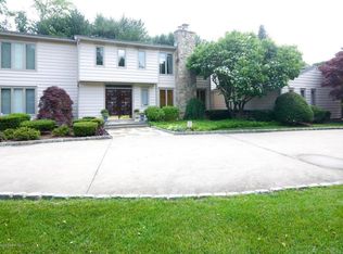 2 Woods End Rd, Rumson, NJ 07760