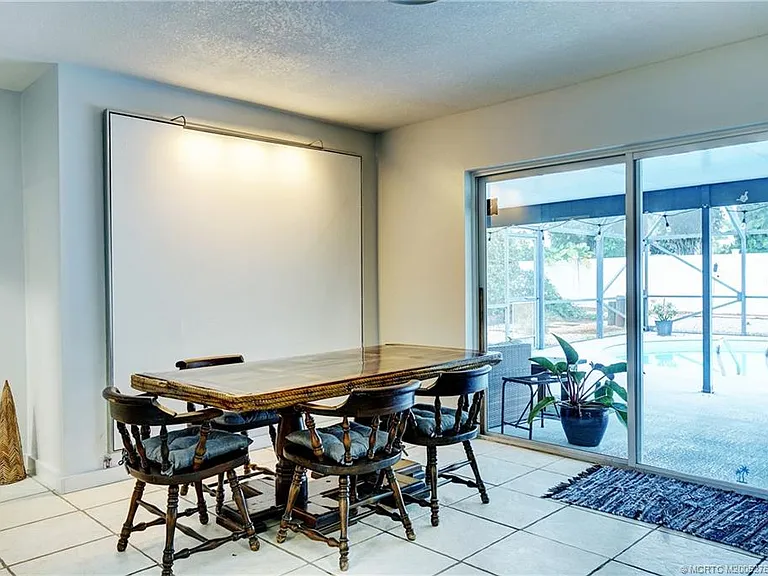 905 SE Flamingo Ave — Photo 10